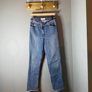 Abercrombie & Fitch 90’s Straight ultra high rise jeans size 28 R  (item# 0001)